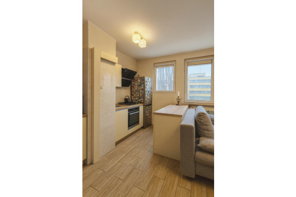 Warszawa, Praga-Południe, Ostrobramska, Jasne 2 pok z loggią i oknami w kuchni i łazience ,Grochów