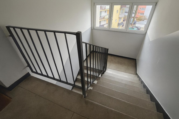 Warszawa, Praga-Południe, Ostrobramska, Jasne 2 pok z loggią i oknami w kuchni i łazience ,Grochów