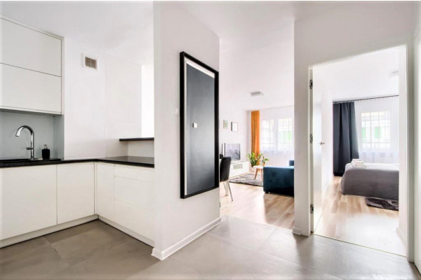 Warszawa, Śr&oacute;dmieście, Zgoda, 2 pokoje, ul. Zgoda 12,  widok na PKiN, balkon, kom&oacute;rka