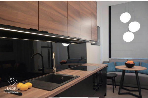 Warszawa, Śr&oacute;dmieście, Mir&oacute;w, Sienna, Sienna 89, z miejscem post. na zamykanym podw&oacute;rzu.