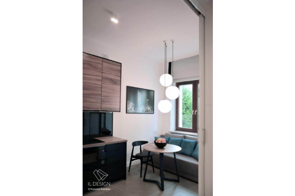 Warszawa, Śr&oacute;dmieście, Mir&oacute;w, Sienna, Sienna 89, z miejscem post. na zamykanym podw&oacute;rzu.