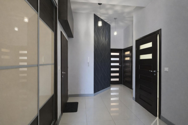 Warszawa, Praga-P&oacute;łnoc, św. Wincentego, 3 pokoje | wys. 3,25 m | dwustronne | garaż | 2010